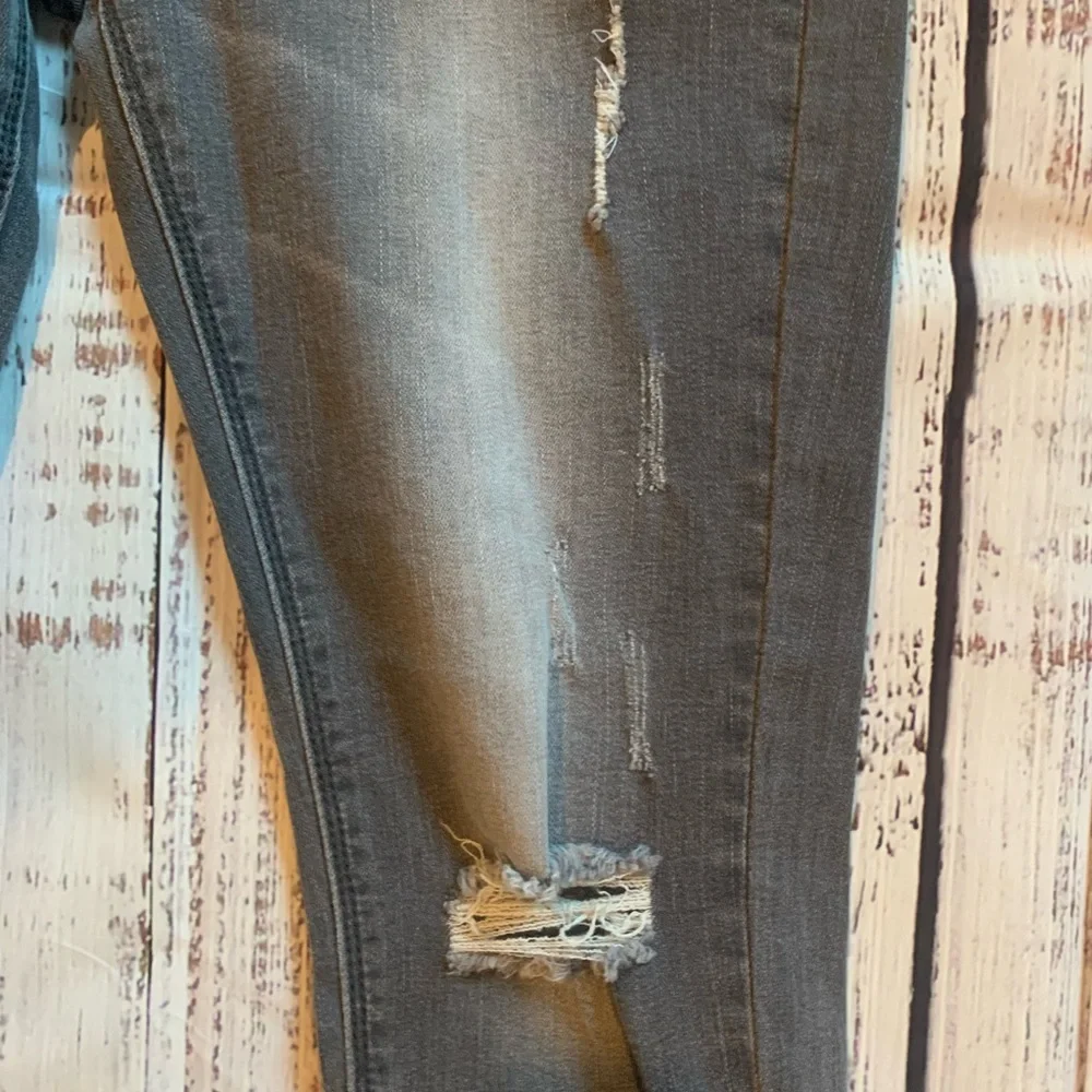 Umgee gray pants. Raw hem. Size 29. - Picture 7 of 10